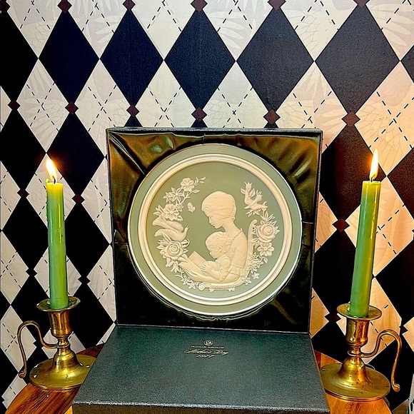 Large 1977 Franklin Porcelain Mother’s Day Plate Mint Condition Original Box - Picture 8 of 10
